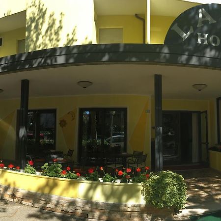 Hotel Laila เชเซนาติโก ภายนอก รูปภาพ