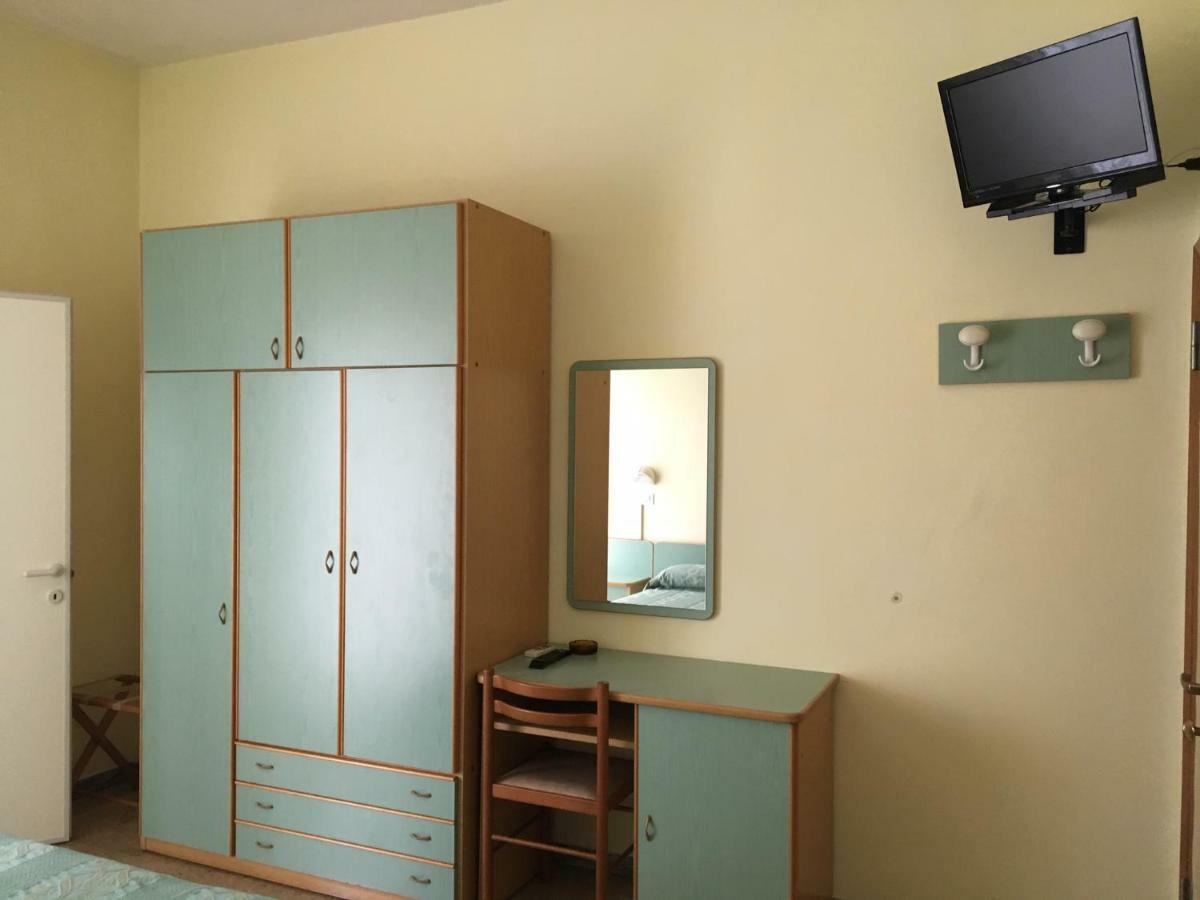 Hotel Laila เชเซนาติโก ภายนอก รูปภาพ